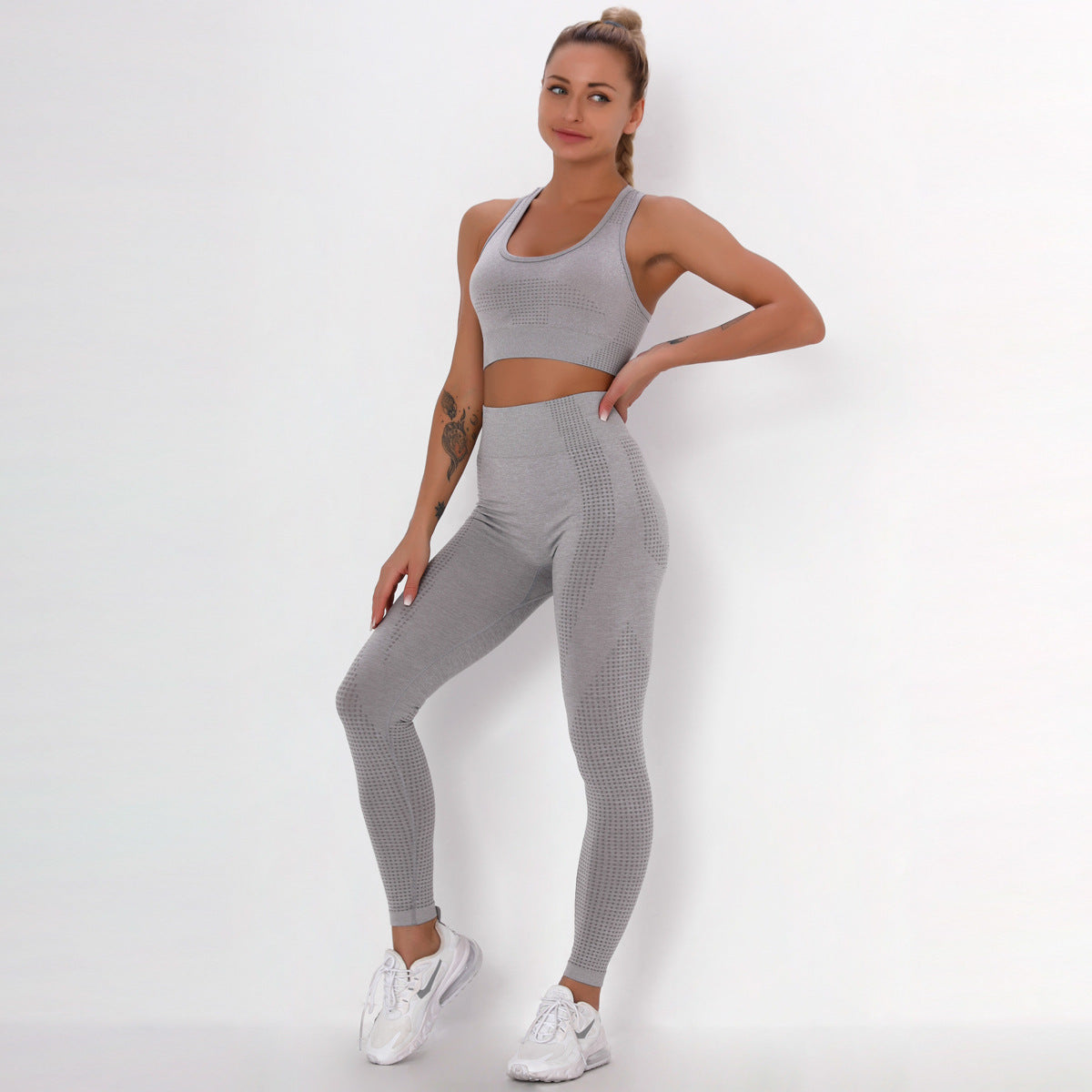 Seamless Knitted Yoga Fitness Set with Sports Bra